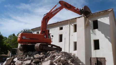Travaux de démolition en Ardèche