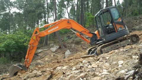 Travaux de terrassement en Ardèche